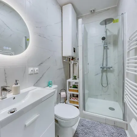 Сasa de vacaciones Maison 4 - 12 Personnes - Parking Prive - Metro 7 - Rer B - La Courneuve
